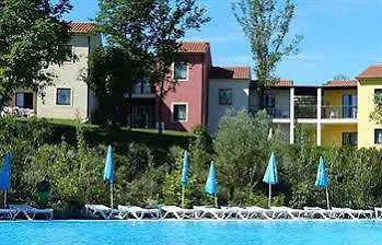 Belvedere Village Hotel *